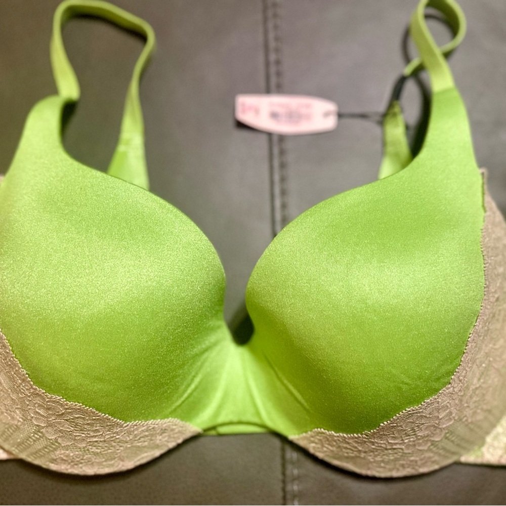 Victoria's Secret Vibrant Green Lace Bra, Size 36 D, NWT